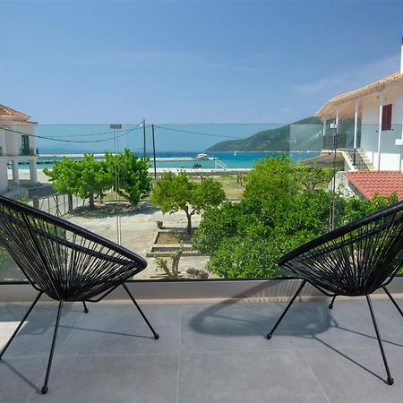 Seascape Villas Vassiliki - Beachfront Villas エクステリア 写真