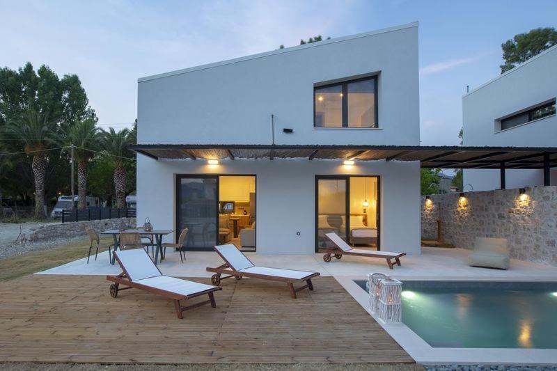 Seascape Villas Vassiliki - Beachfront Villas エクステリア 写真