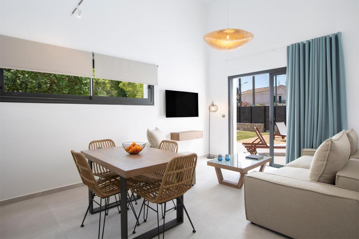 Seascape Villas Vassiliki - Beachfront Villas エクステリア 写真