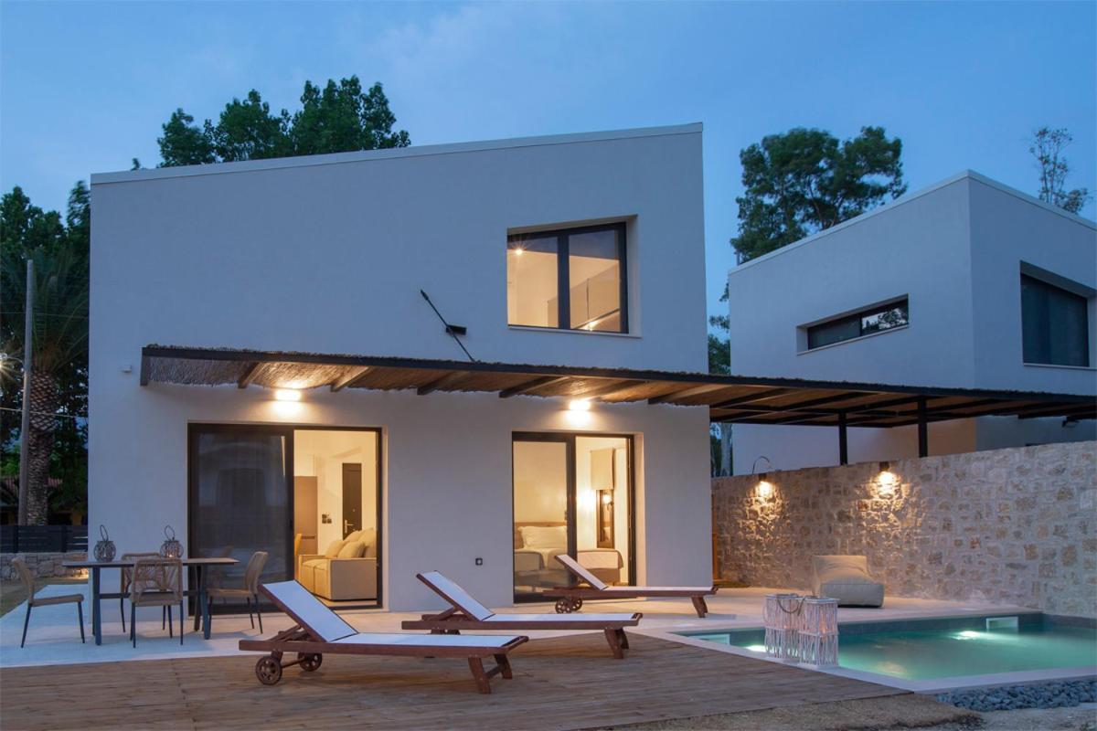 Seascape Villas Vassiliki - Beachfront Villas エクステリア 写真