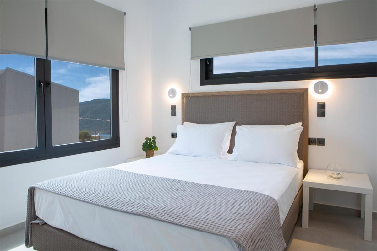 Seascape Villas Vassiliki - Beachfront Villas エクステリア 写真