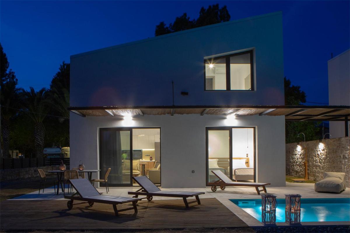 Seascape Villas Vassiliki - Beachfront Villas エクステリア 写真
