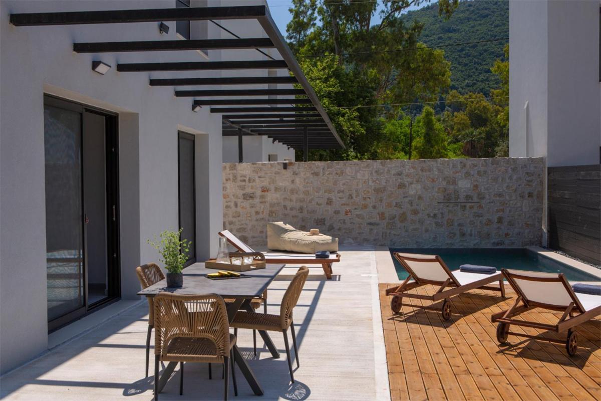 Seascape Villas Vassiliki - Beachfront Villas エクステリア 写真