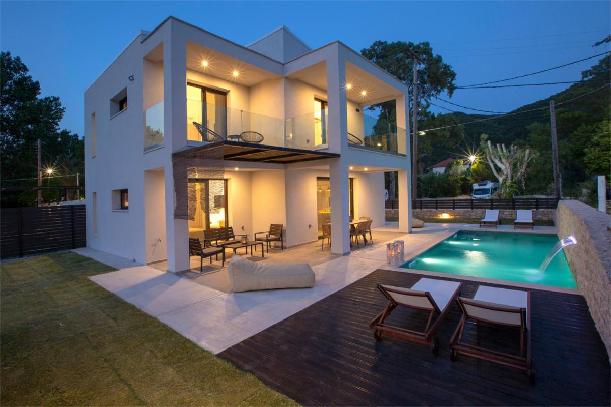 Seascape Villas Vassiliki - Beachfront Villas エクステリア 写真