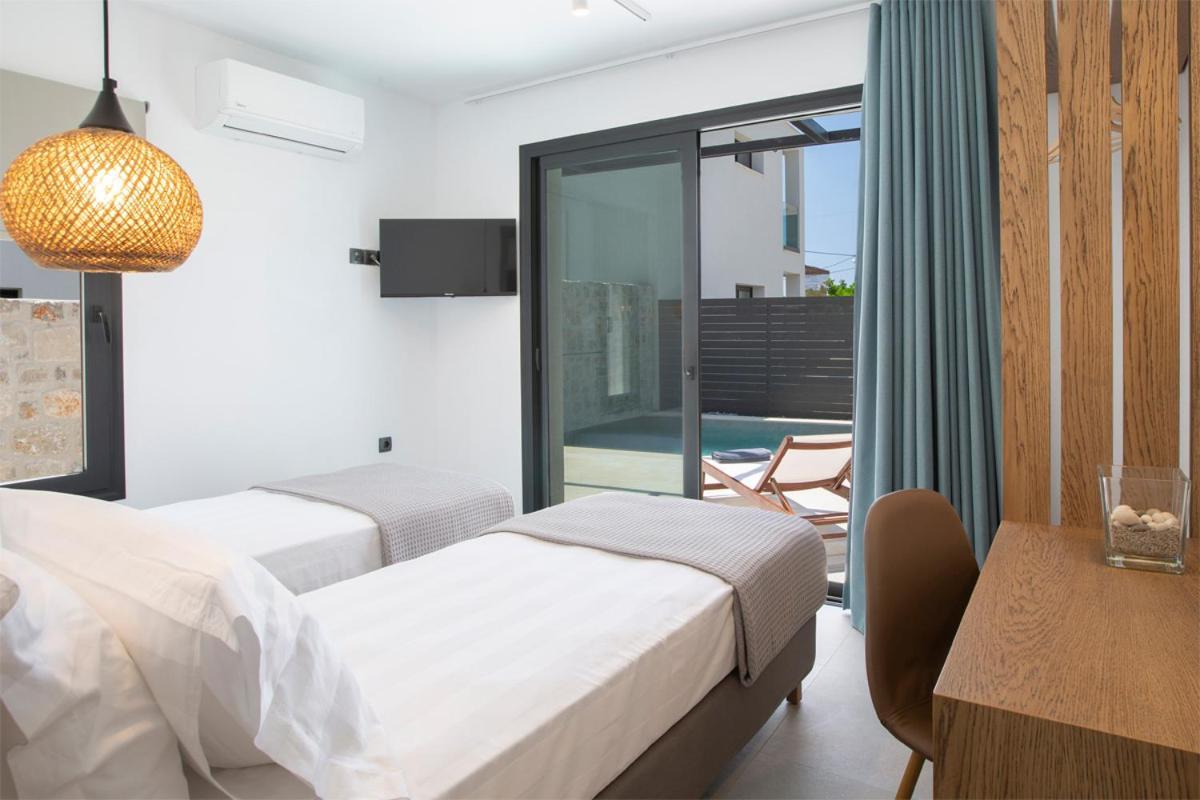 Seascape Villas Vassiliki - Beachfront Villas エクステリア 写真