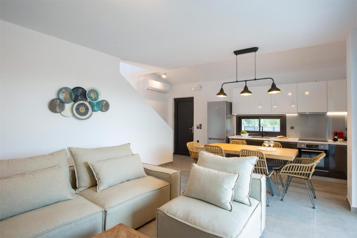 Seascape Villas Vassiliki - Beachfront Villas エクステリア 写真
